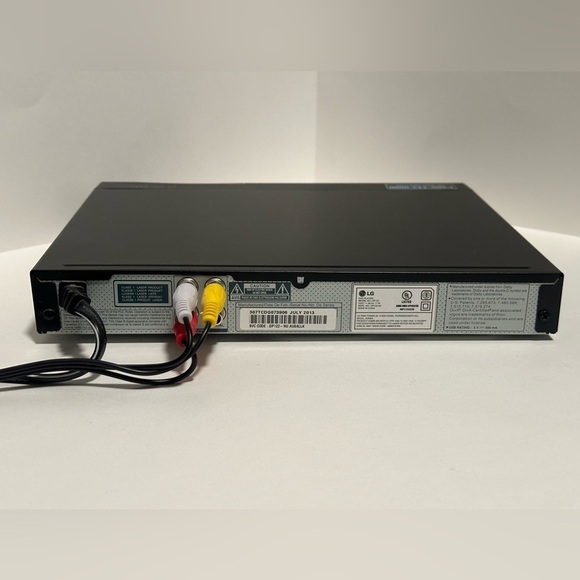 LG DVD Player with Remote - Picture 8 of 12